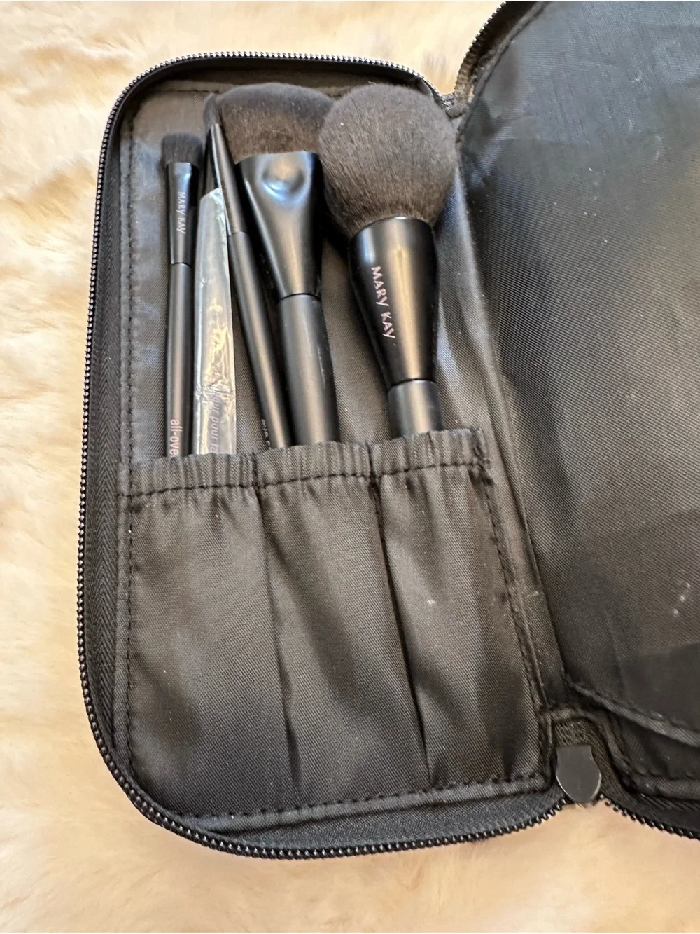 Mary Kay Black Travel 5 Brush Kit in Zippered Case NEW